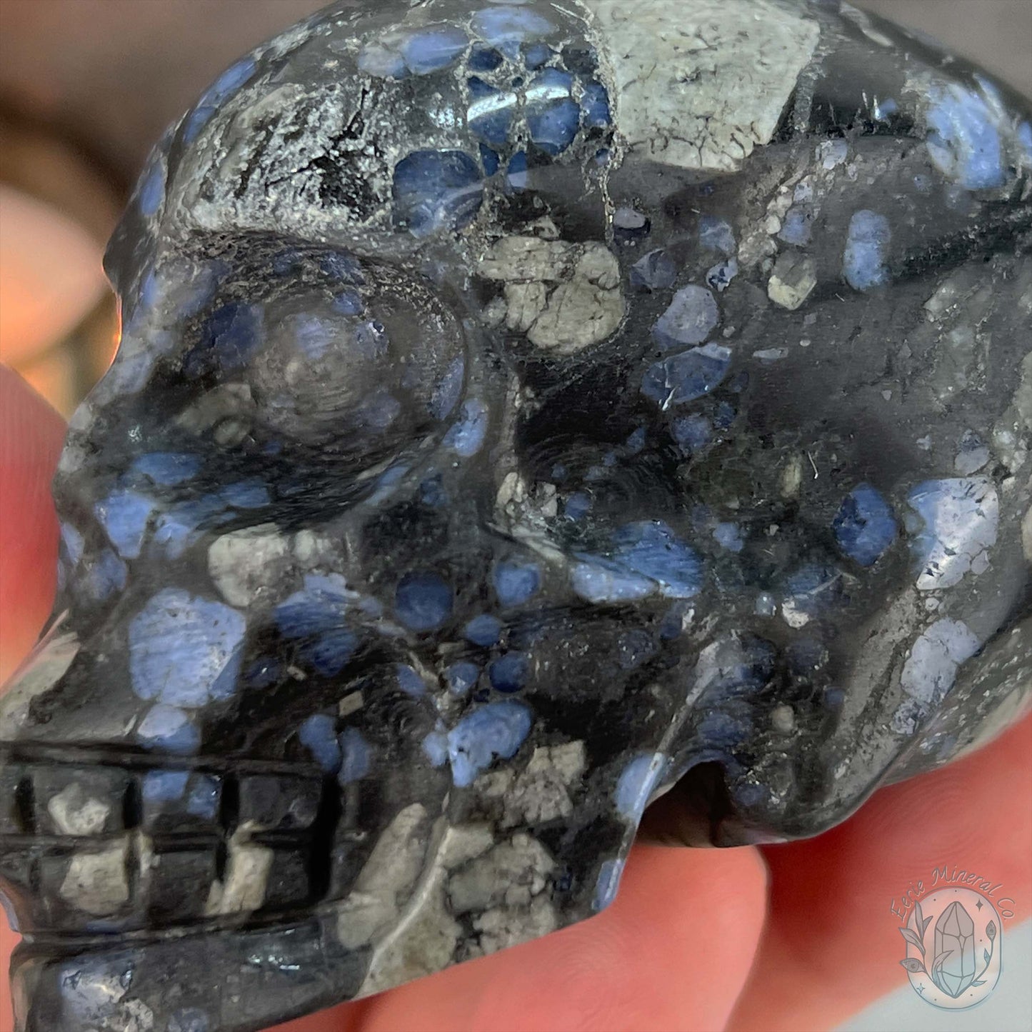 3" Que Sera with Blue Quartz Skull Carving