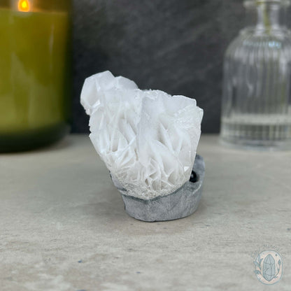 UV Reactive Bladed or Paper Calcite Pet Rock Carving
