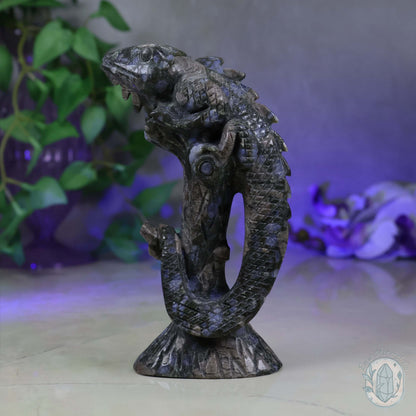Hand Carved Que Sera Lizard on Tree Branch