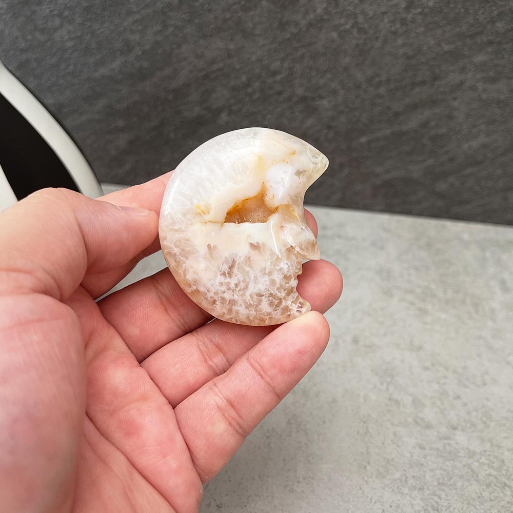 Flower Agate Moon Carving