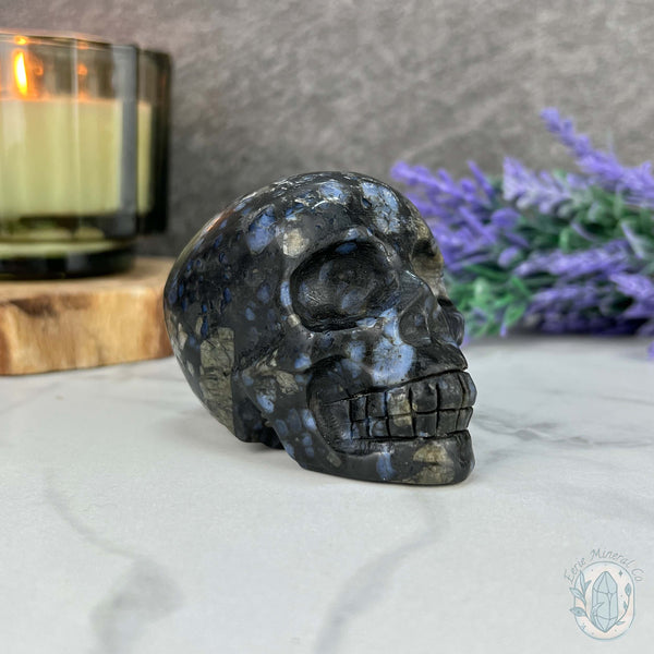 Que Sera with Blue Quartz Skull Carving