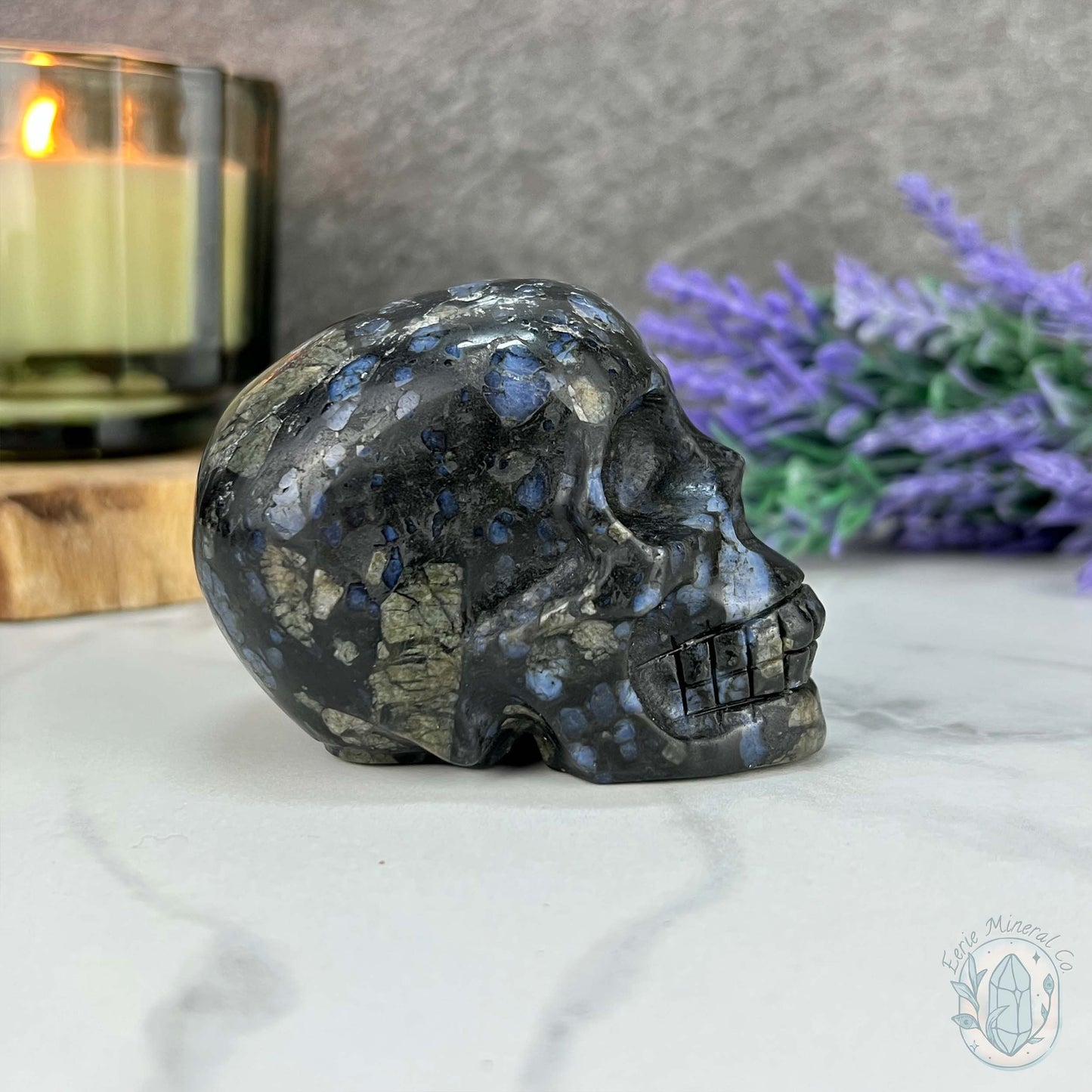 Que Sera with Blue Quartz Skull Carving