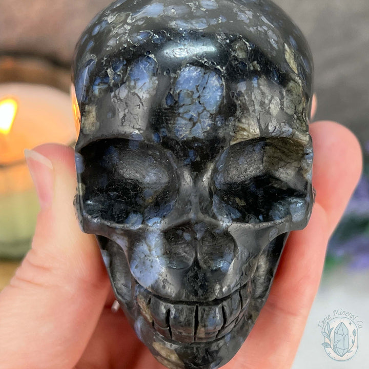 Que Sera with Blue Quartz Skull Carving