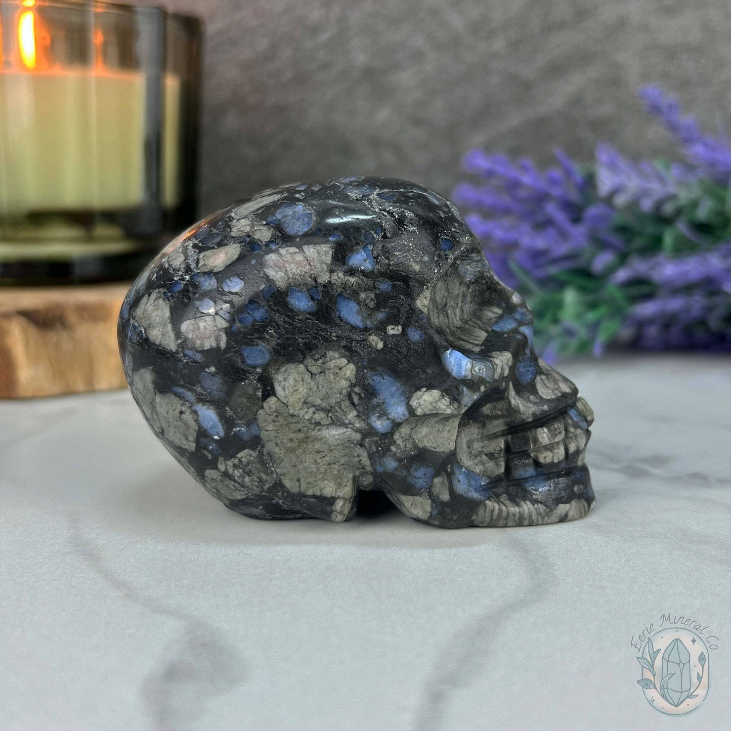 3" Que Sera with Blue Quartz Skull Carving