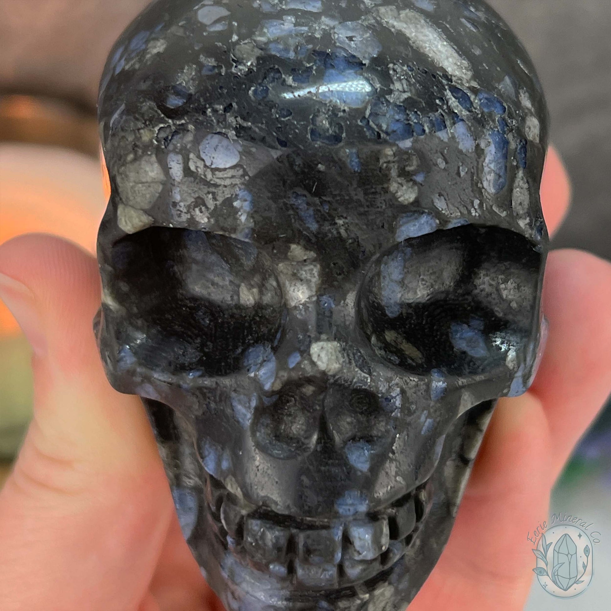 3" Que Sera with Blue Quartz Skull Carving