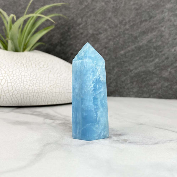 Polished Aquamarine Tower With Flash