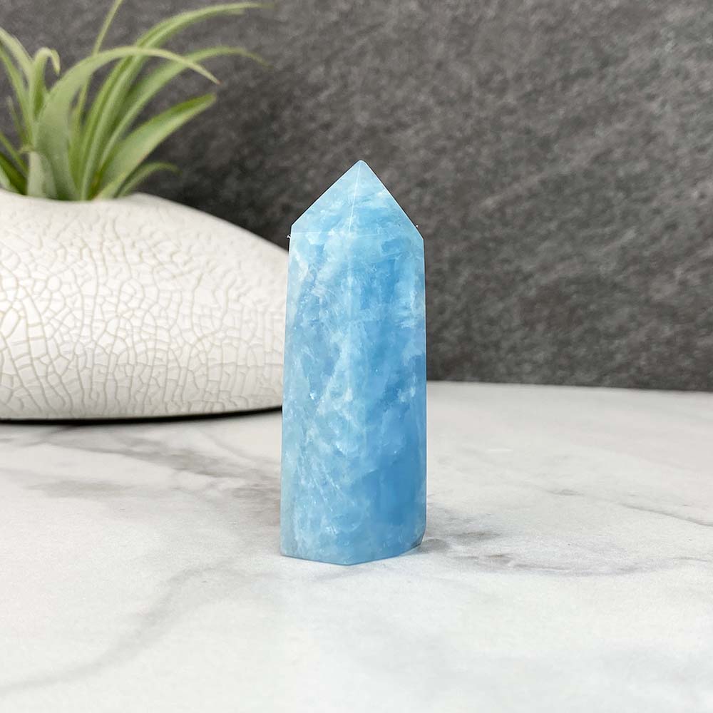 Polished Aquamarine Tower With Flash