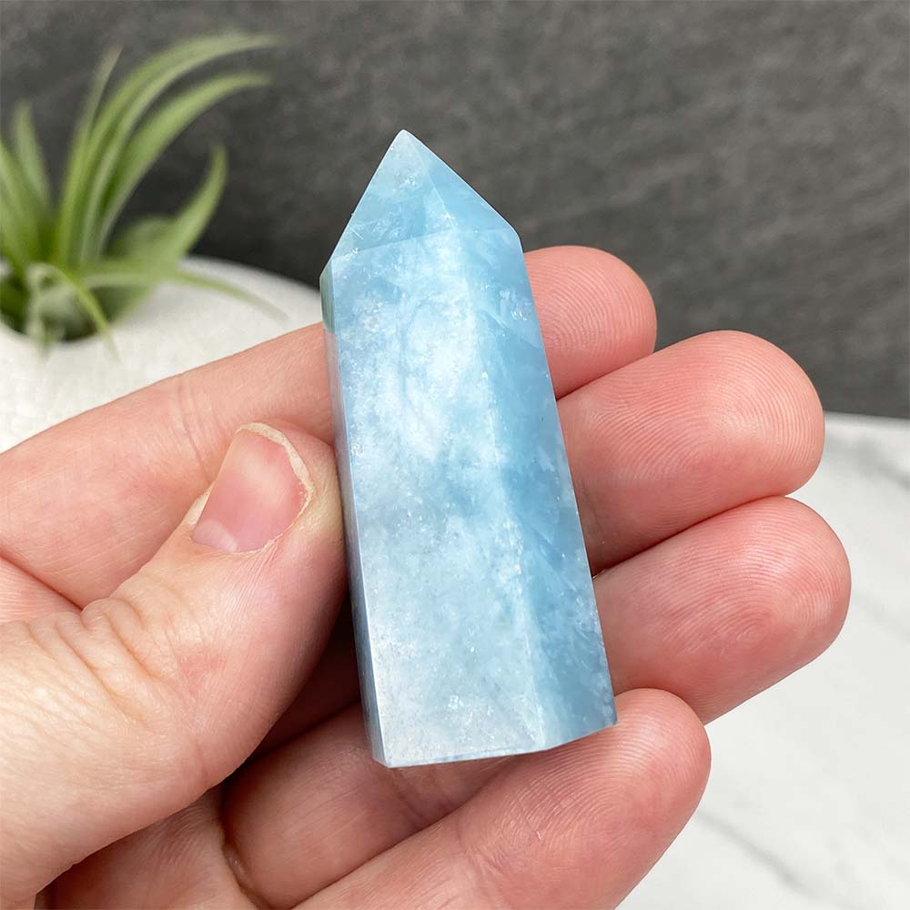 Polished Aquamarine Tower With Flash