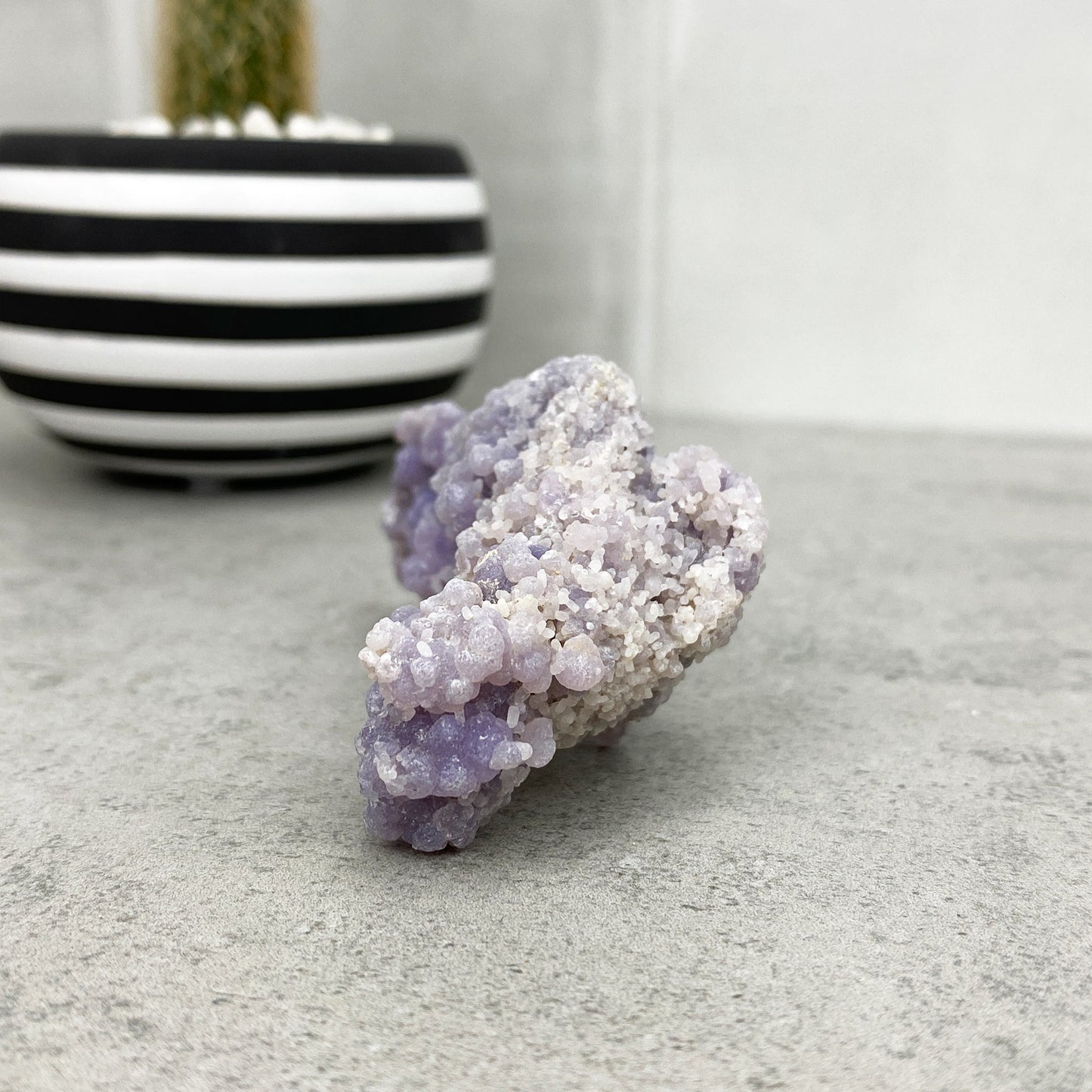 grape agate natural specimen