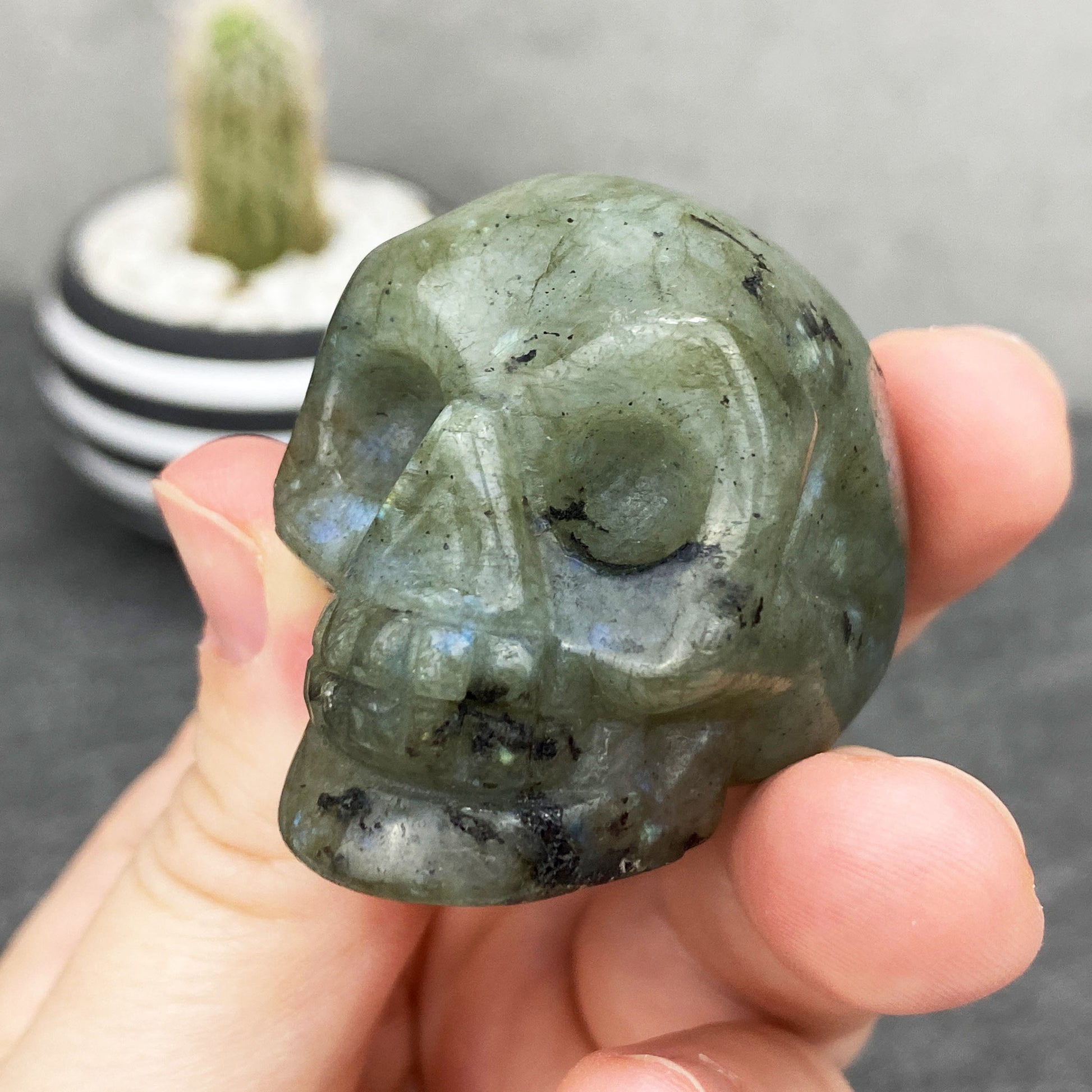 labradorite-crystal-skull-carving